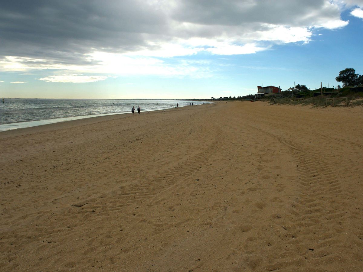 British man and friend die in rough surf at Melbourne beach