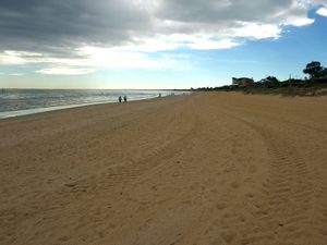 Supporting image for story: British man and friend die in rough surf at Melbourne beach
