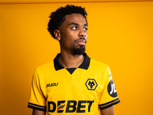 Supporting image for story: Angel Gomes on being reunited with Rob Edwards and taking his Wolves chance