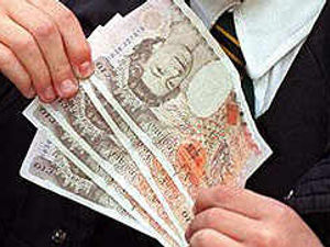 Supporting image for story: Credit crunch hitting families