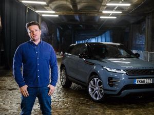 Supporting image for story: Jamie Oliver gets a flavour of the new Range Rover Evoque