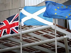 Supporting image for story: Scots too canny to break with UK
