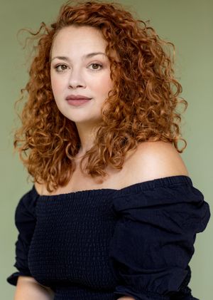 Carrie Hope Fletcher plays the main protagonist Jenna in Waitress