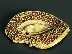 Supporting image for story: Gallery called on to stage Staffordshire Hoard display