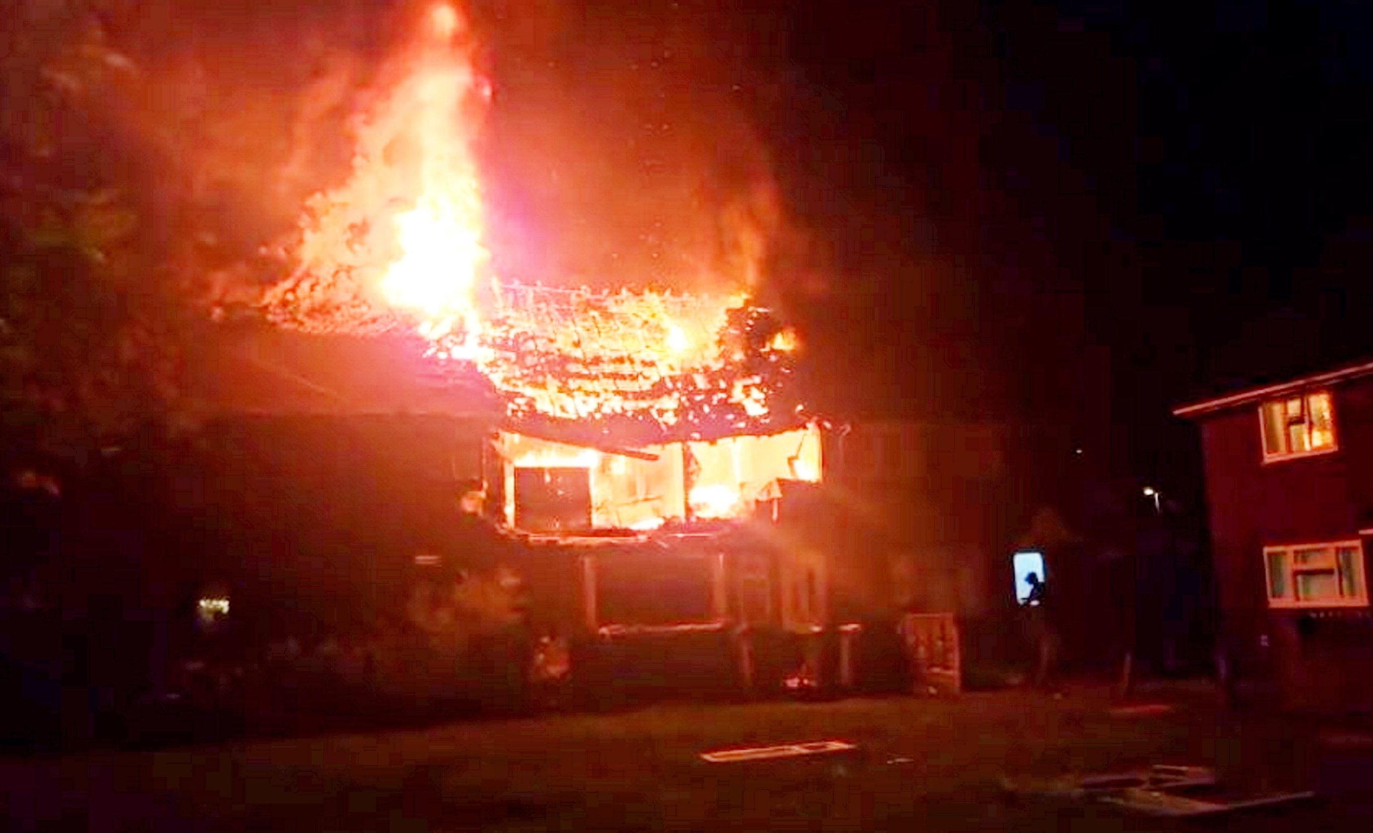 Video footage captures the explosion & fire on Shrewsbury Close in Bloxwich, Walsall. April 28, 2025.  Release date  April 29, 2025