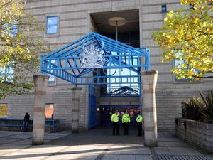 Supporting image for story: Man threatened ex with Taser and knife