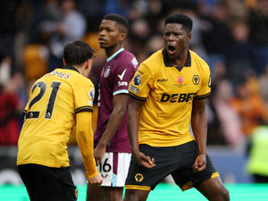Supporting image for story: Carabao Cup: Wolves v Chelsea preview - Marshall Munetsi calls for unity on Molineux return