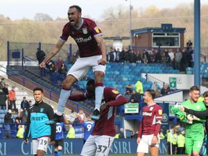 Supporting image for story: Aston Villa warned not take their foot off the gas after dramatic win at Sheffield Wednesday boosts play-off hopes