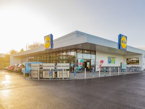Supporting image for story: Lidl's latest store opened as shoppers flock to Tamworth shop   