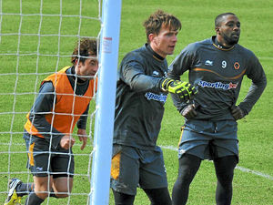 Supporting image for story: Dorus de Vries training for a extended Wolves run