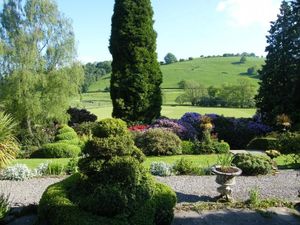 Supporting image for story: Garden gates open for charity