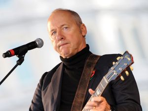 Supporting image for story: Dire Straits star Knopfler unites world guitar heroes for charity record