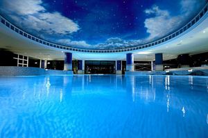 The Forum swimming pool is just the place to while away a hour or two