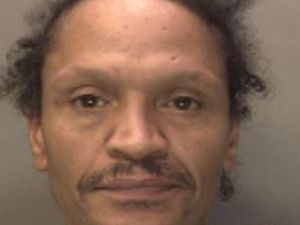 Supporting image for story: Police issue images of suspects wanted in Birmingham burglaries