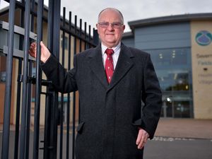 Supporting image for story: Retired doctor urges other medics to join vaccine effort