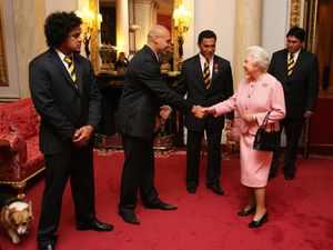 Supporting image for story: Queen’s coffin to rest overnight in room where she dined with foreign royalty