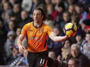 Supporting image for story: Wolves increase bid for Hunt