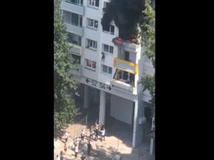 Supporting image for story: WATCH: Young brothers jump from building to escape fire in France
