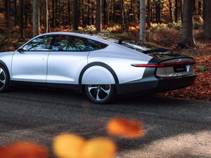 Supporting image for story: Bridgestone teams up with Lightyear to create tyres for ‘first long-range solar car’