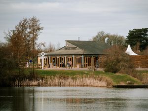 Supporting image for story: Outdoor swimming venue Alderford Lake forced to close by algae outbreak