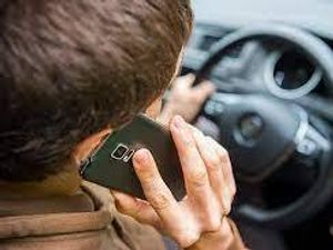 Supporting image for story: Police warn drivers about mobile use after 959 prosecutions in just one year