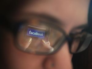 Supporting image for story: Facebook to help users find out where and when they can get Covid-19 vaccine