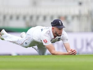 Supporting image for story: Toothless England attack struggle as India build 166-run lead by lunch