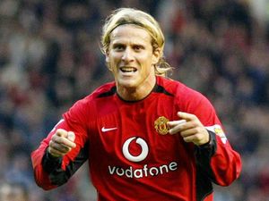 Supporting image for story: Ex-Man Utd forward Diego Forlan set for professional tennis debut in Montevideo