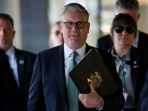 Supporting image for story: UK pushes for lower Russian oil cap as PM denies coalition of the willing is dead