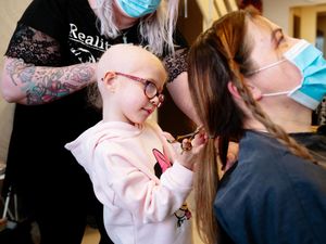 Supporting image for story: Mum shows 'it's only hair' to support daughter, 5, through cancer treatment