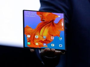 Supporting image for story: Foldable phones dominate as Mobile World Congress opens