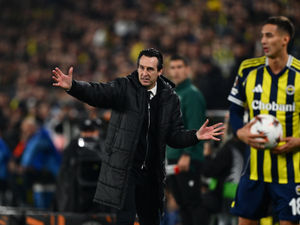 Supporting image for story: 'Like my son' - Unai Emery laughs off bizarre bust-up after Aston Villa win