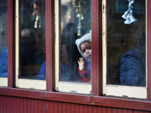 Supporting image for story: A final wave as the mince pie express pulls out from station - with pictures