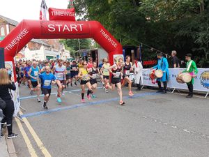 Supporting image for story: Runners take to streets of Halesowen for first Black Country Road Run since pandemic