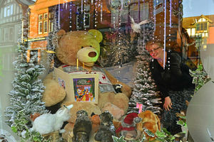 Supporting image for story: Market Drayton traders hailed for their efforts in festive competition
