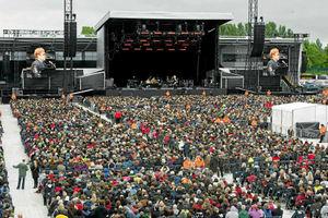 Elton John plays Shrewsbury in 2011