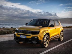 Supporting image for story: Jeep announces pricing for new Avenger