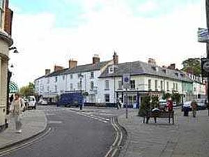 Supporting image for story: Postal closures 'led to delays'