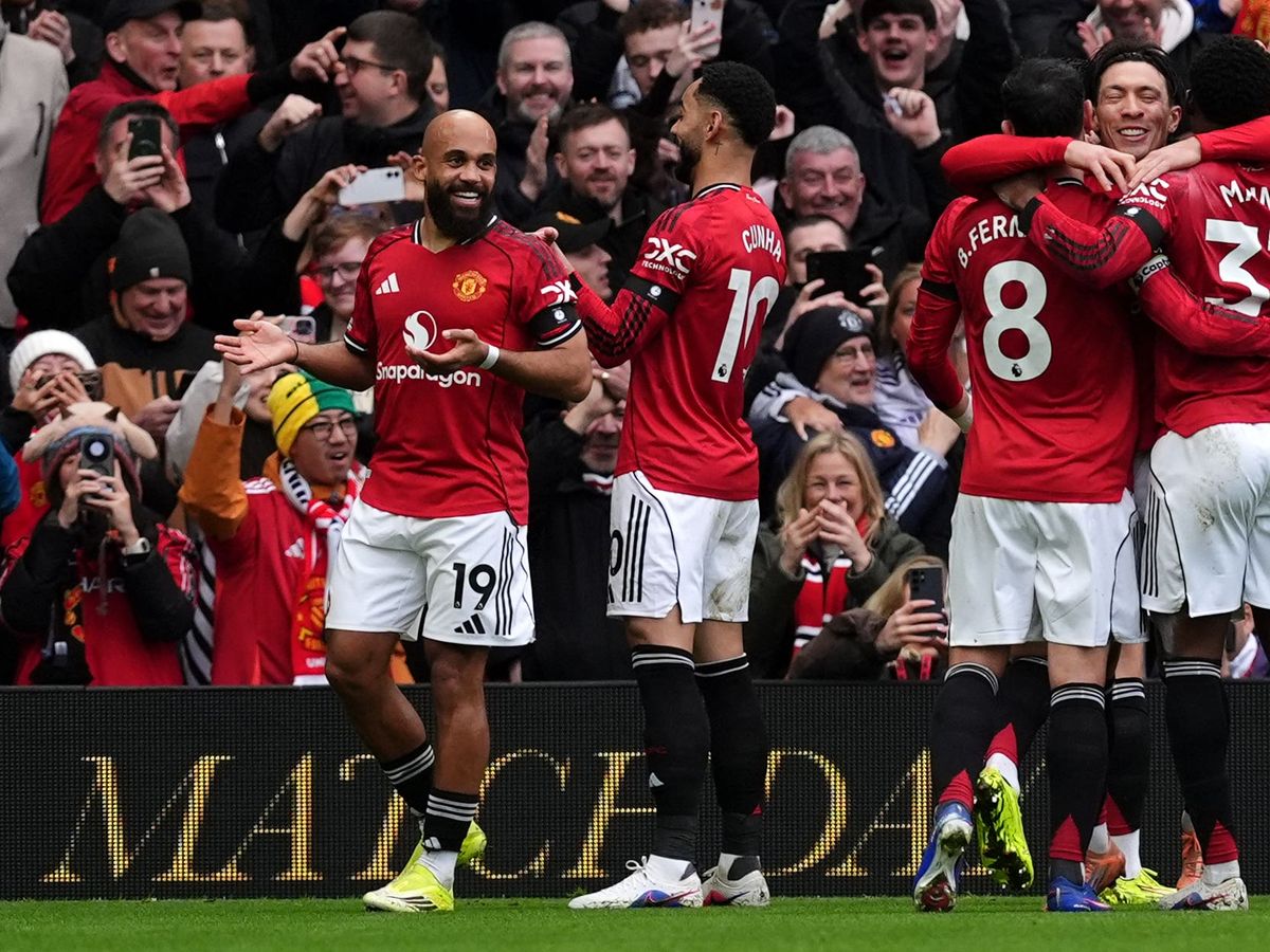 Manchester United and Michael Carrick win again as Tottenham are seen off