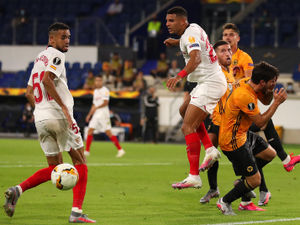 Supporting image for story: Aston Villa new boy Diego Carlos relishing chance to play with Philippe Coutinho