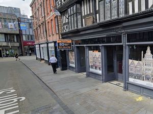 Supporting image for story: Woks at the ready for a giggle at new Shrewsbury restaurant