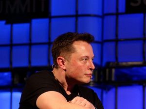 Supporting image for story: Elon Musk among experts warning over ‘killer robots’