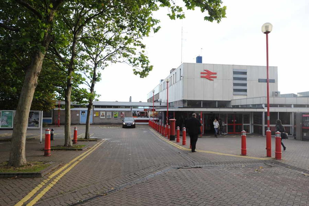 Major train disruption as rail lines closed between Wolverhampton and Birmingham New street - advice on alternative travel here