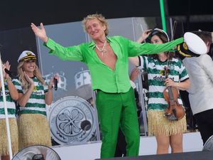 Supporting image for story: Rod Stewart joined by trio of veteran superstars for rousing Glastonbury set