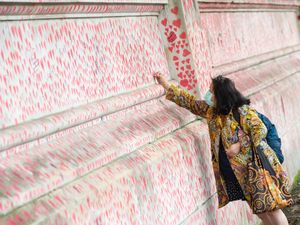 Supporting image for story: About 1.5 million children lose family members or caregivers due to Covid-19