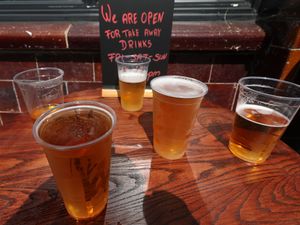 Supporting image for story: Pubs to continue selling takeaway pints as Covid-era licensing rules retained