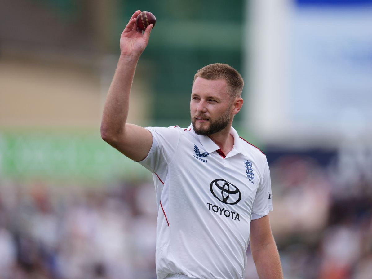 England make rapid progress after Gus Atkinson ends India&rsquo;s innings