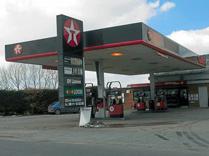 Supporting image for story: Petrol cost gap grows as cut not passed on