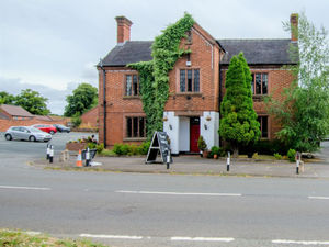 Supporting image for story: Shropshire coaching inn goes on the market for £825,000