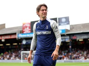 Supporting image for story: Thomas Frank plays down injury concerns over Dominic Solanke and Destiny Udogie